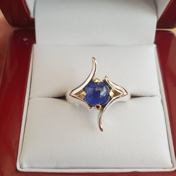Cabochon Sapphire Ring 