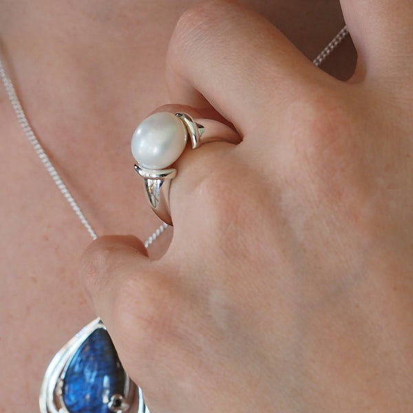 Button Pearl Ring
